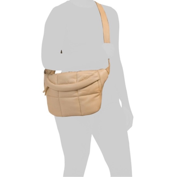 STYLISM Beige Sheepskin Oversized Puffy Quilted Sling Bag - Picture 2 of 11